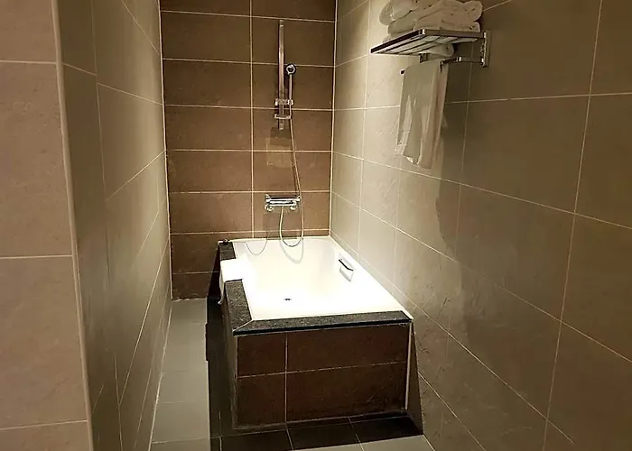 Hotel Suntree 2*